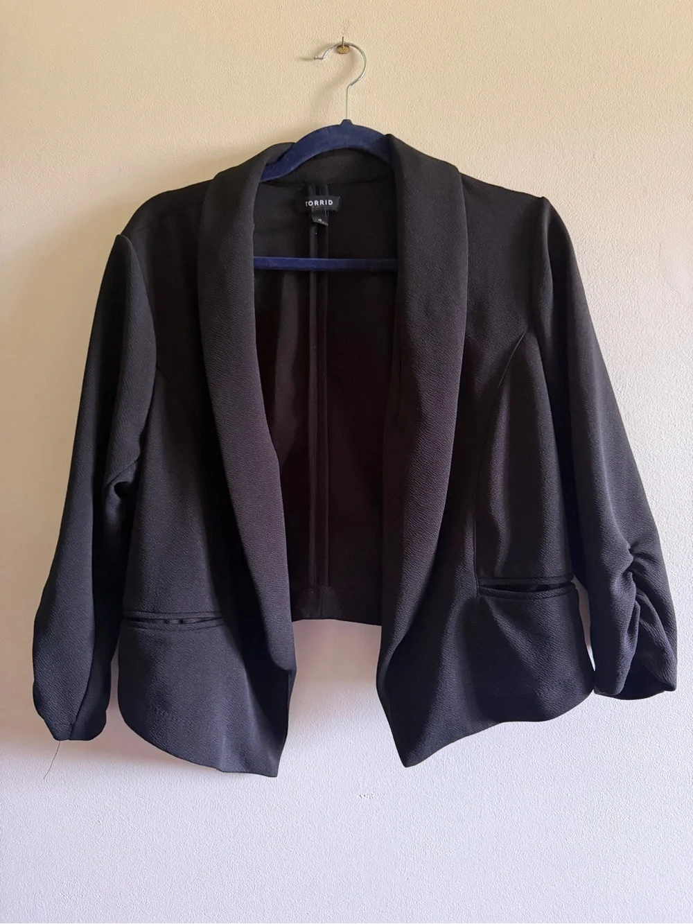 Torrid Black Open-Front Cropped Blazer Jacket size 0